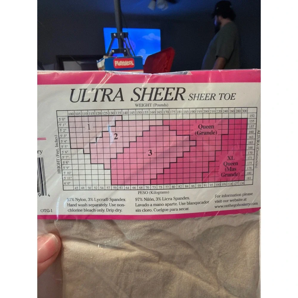 On The Go! Ultra Sheer Pantyhose Sheer Toe Oatmeal Size 3 NIP Made in USA 010A3